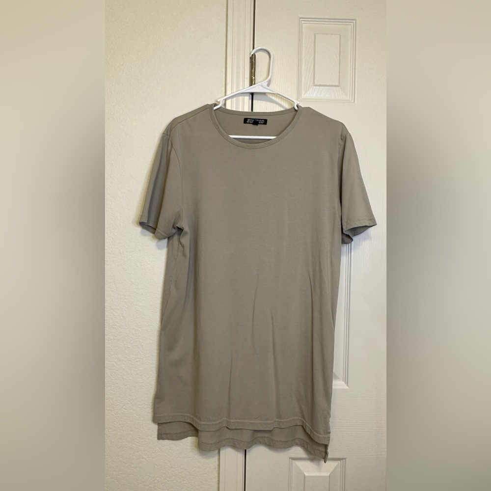 Men’s small shirt, runs big